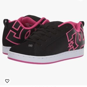 *SOLD*Woman Court Graffik DC Skate Shoes